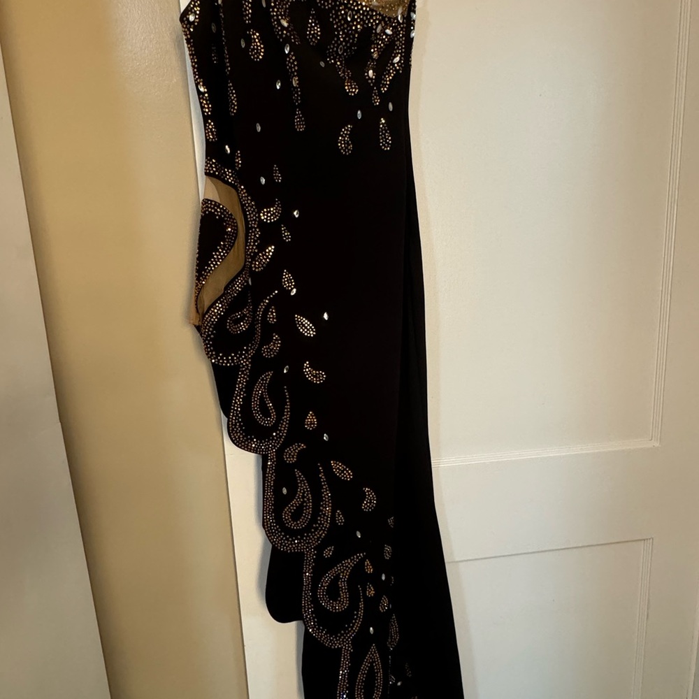 Elegant Black Evening Dress
